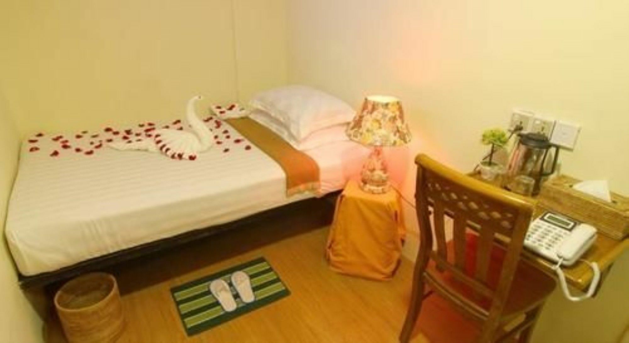 Shwe Htee Guest House Yangon Exterior photo