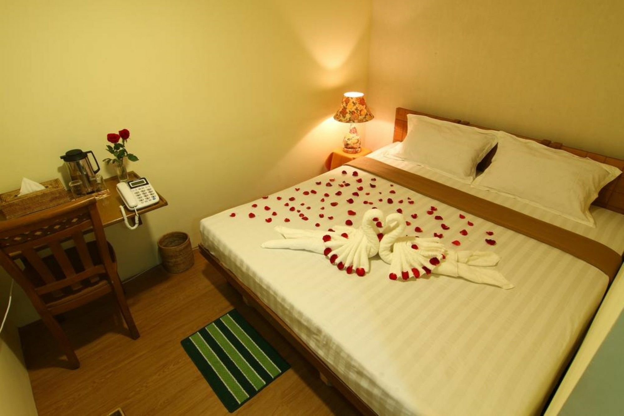 Shwe Htee Guest House Yangon Exterior photo